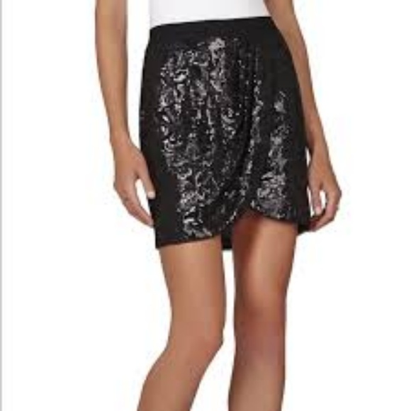 NWT BCBG JOANNE Green Sequined Wrap miniskirt NWT - Picture 8 of 8